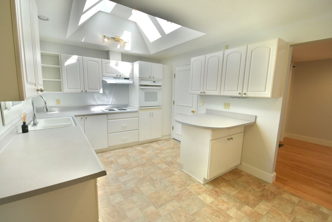 215 163rd Pl Se - Photo 5 of 21