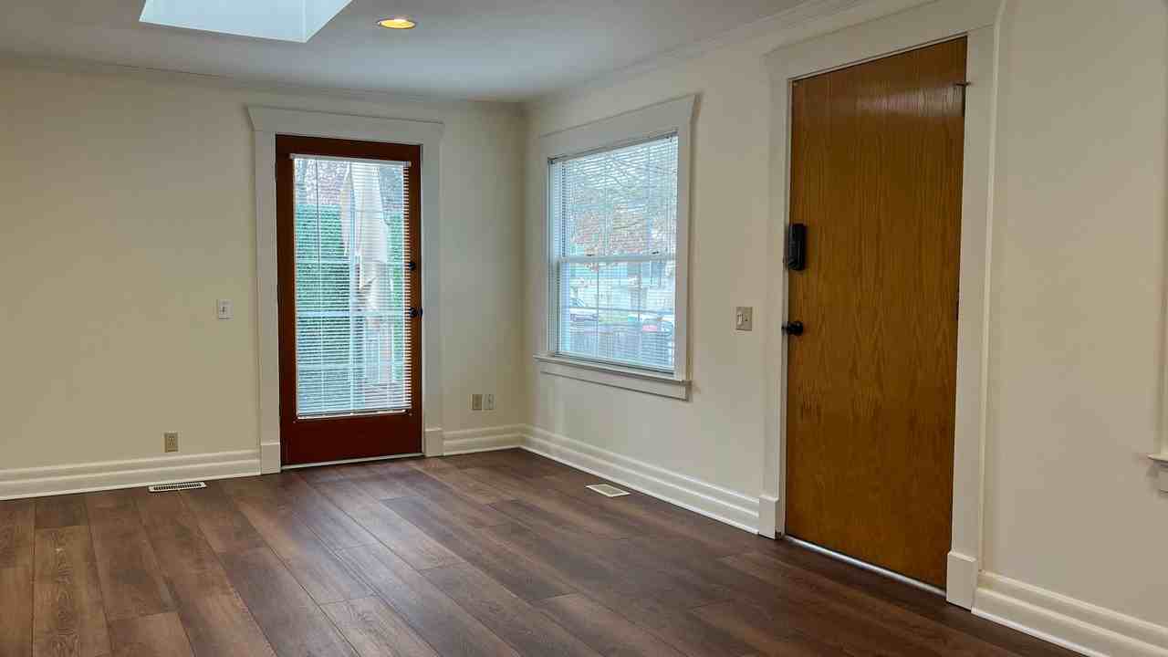 3021 Nw 67th St - Photo 2 of 29
