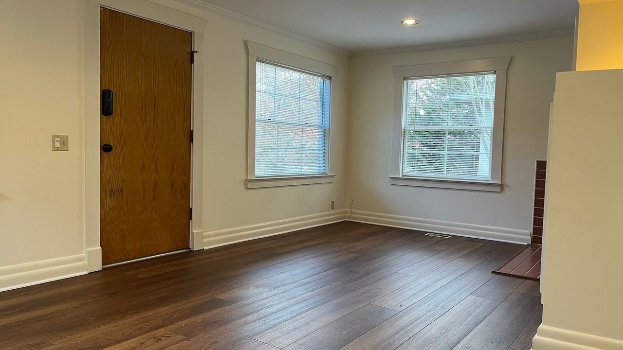 3021 Nw 67th St - Photo 3 of 29