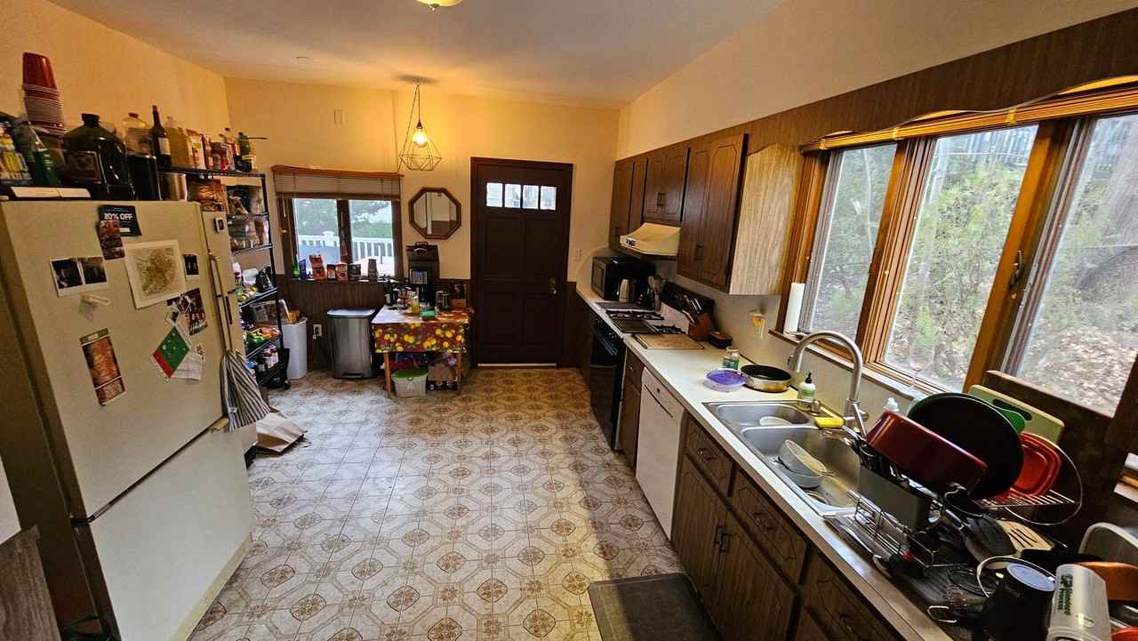 1 Woodstock Ave - Photo 5 of 14