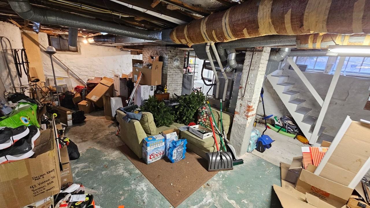 1 Woodstock Ave - Photo 6 of 14