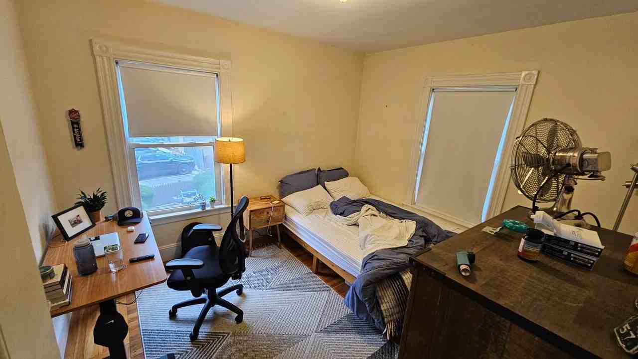 1 Woodstock Ave - Photo 7 of 14