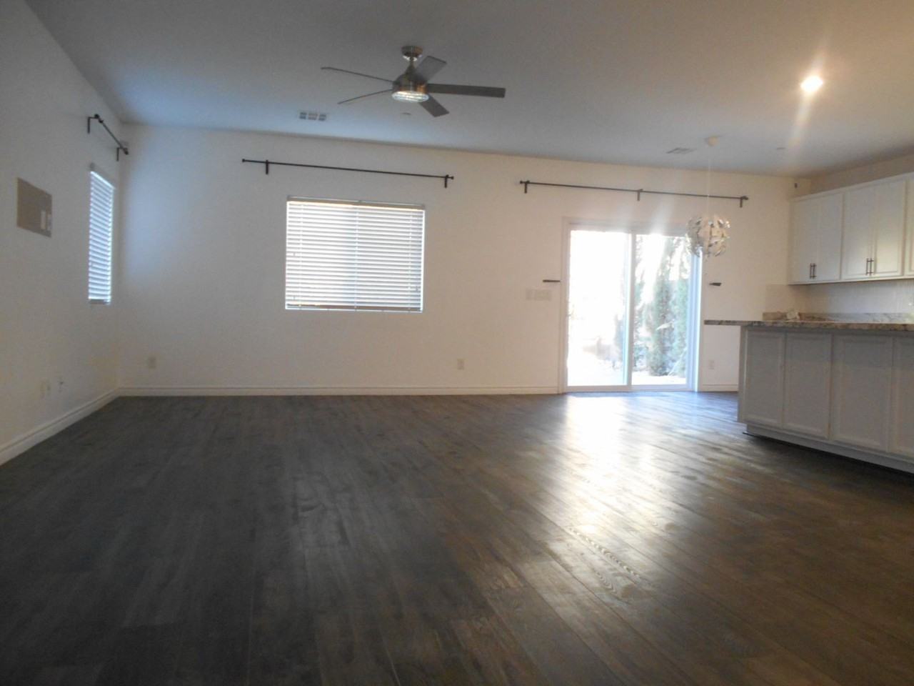 7035 Denio Island St - Photo 3 of 28