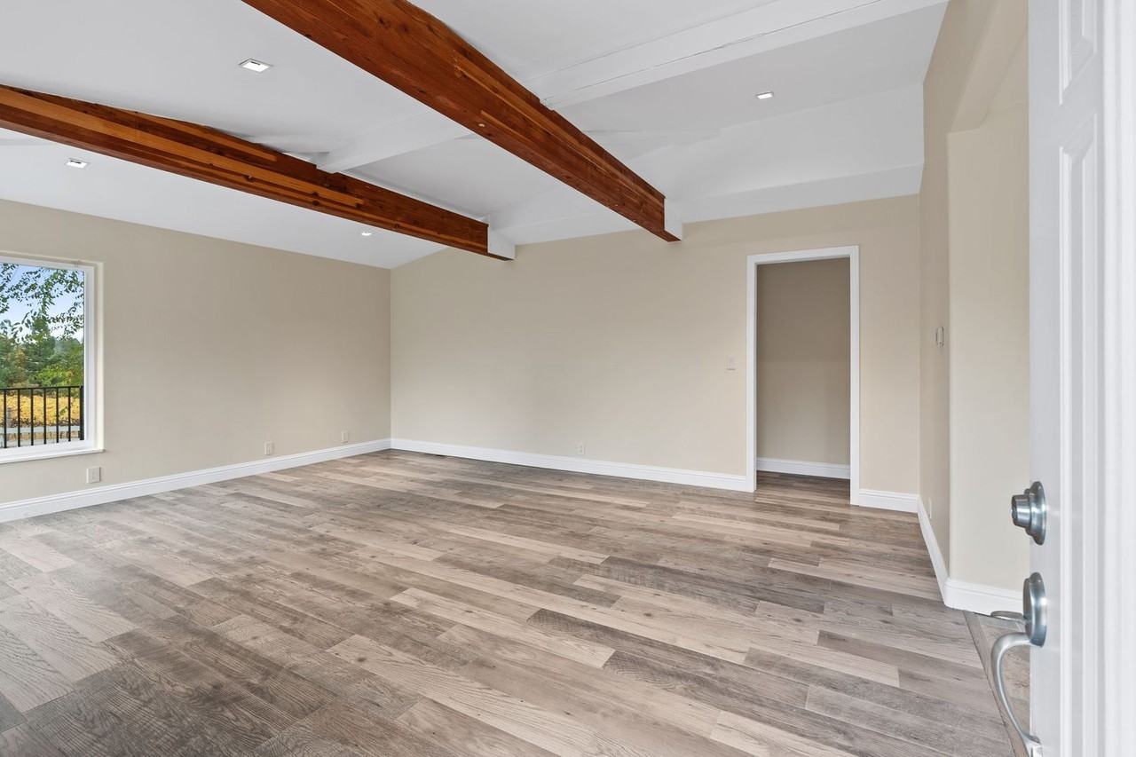 1543 Estee Ave - Photo 3 of 50