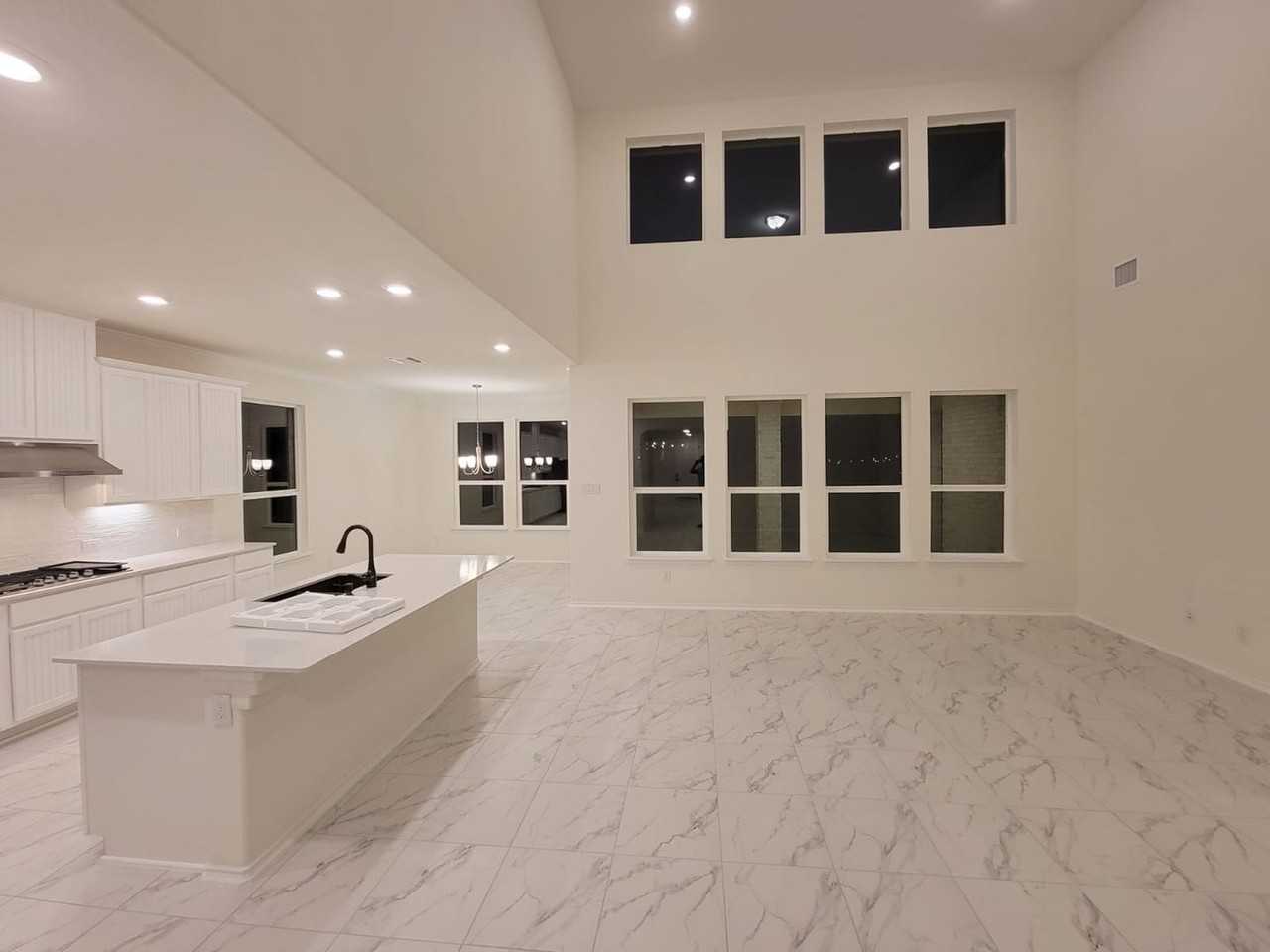 1133 Plano Ln - Photo 3 of 9