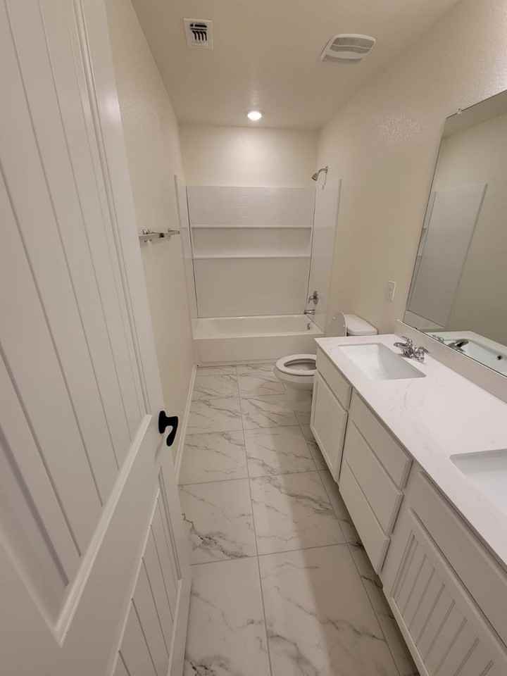 1133 Plano Ln - Photo 5 of 9