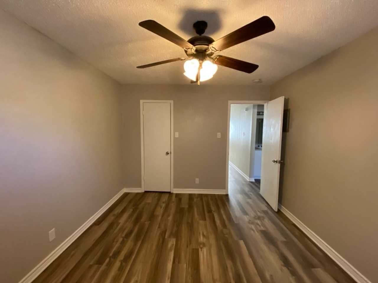 La Mesa Apartments - Photo 3 of 9