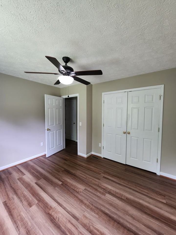 122 Greenridge Rd - Photo 5 of 18