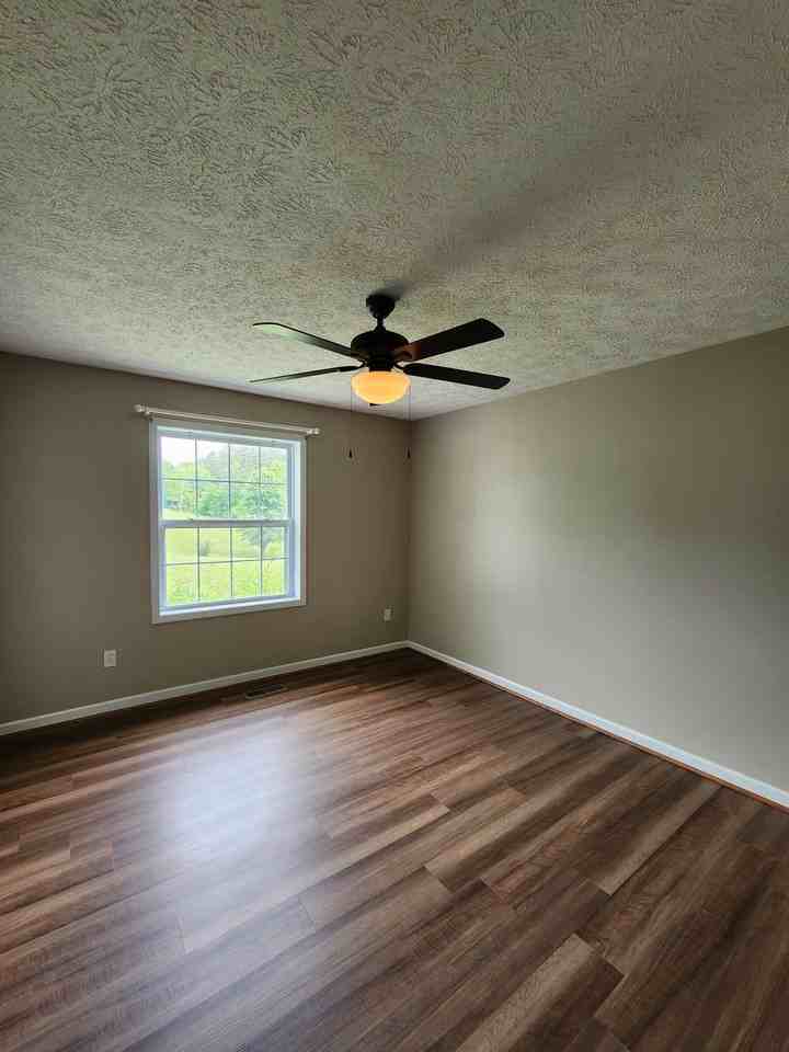 122 Greenridge Rd - Photo 6 of 18