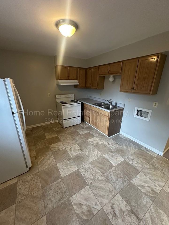 151 Westdale Ave #F - Photo 2 of 6