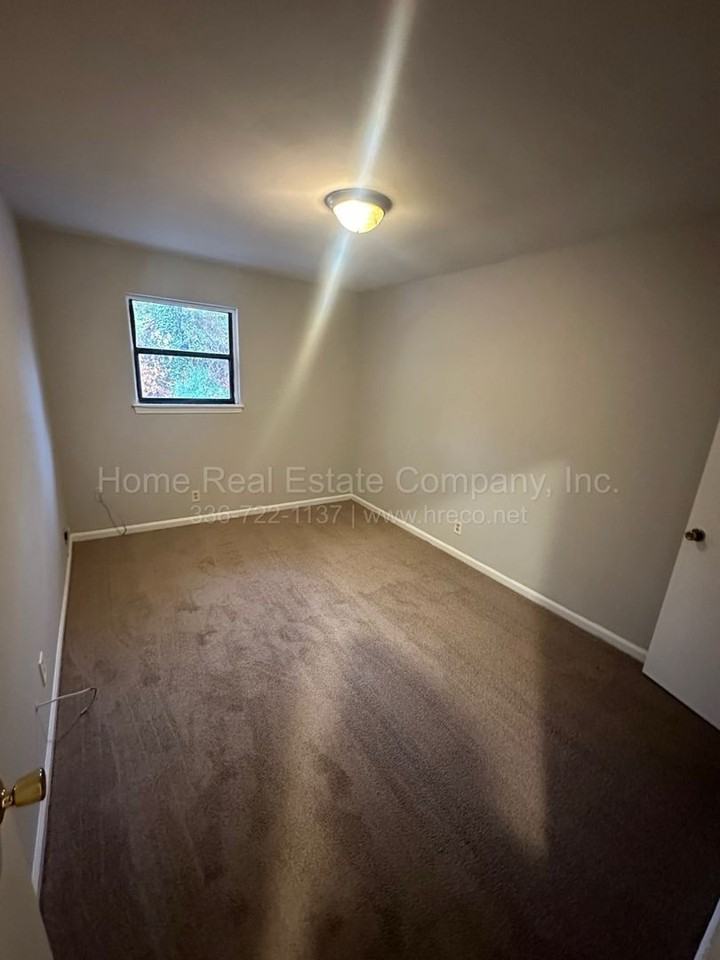 151 Westdale Ave #F - Photo 4 of 6