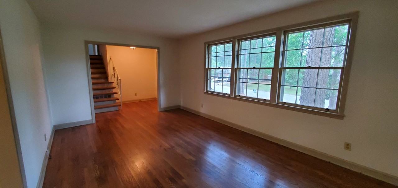 6420 Cloverdale Dr - Photo 3 of 40