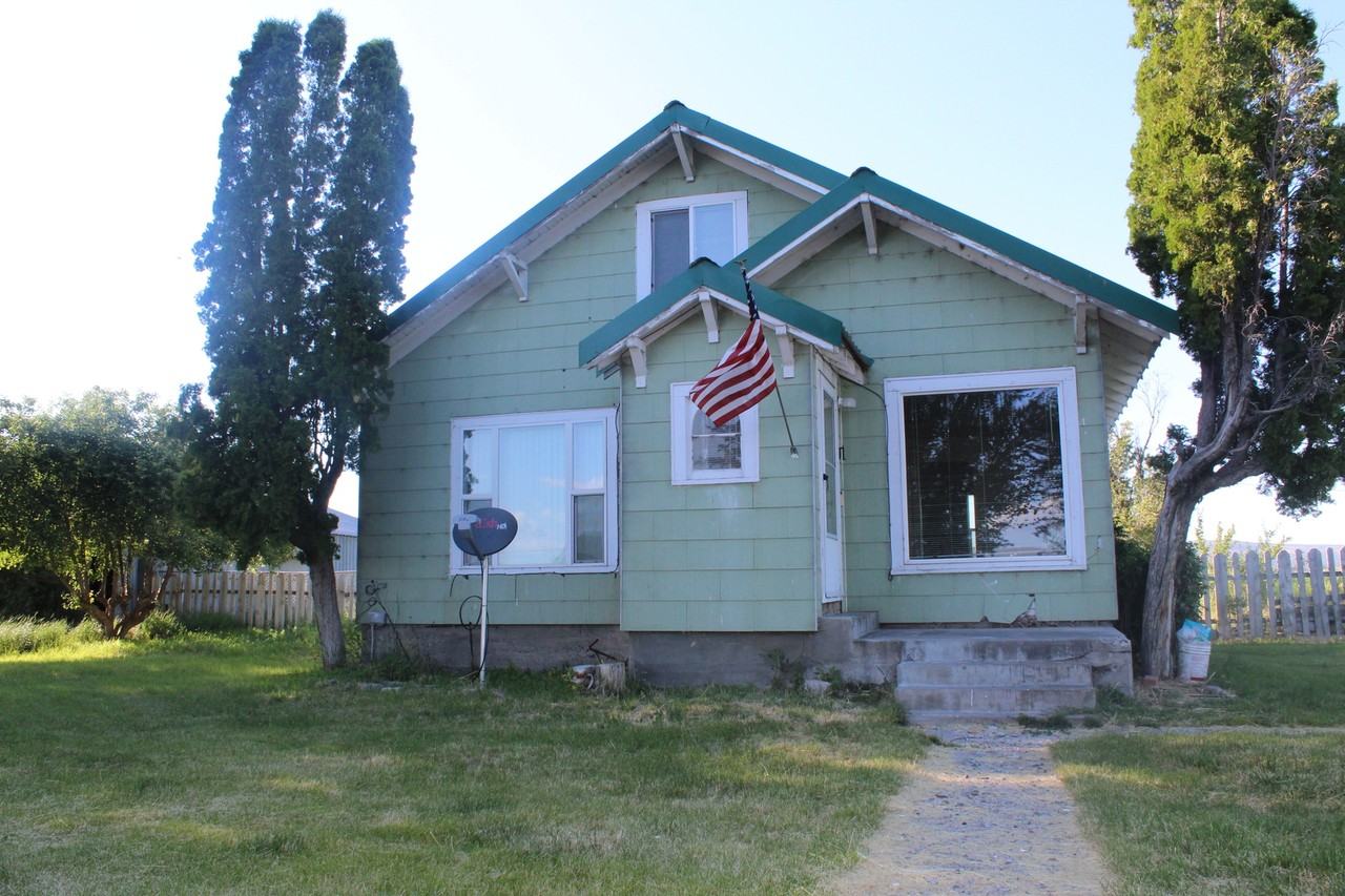 22175 Stateline Rd - Photo 2 of 15