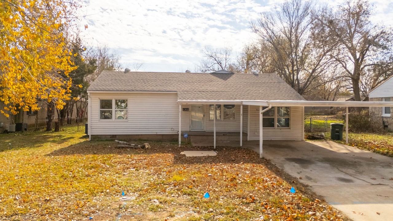 4620 Se 24th St - Photo 3 of 22