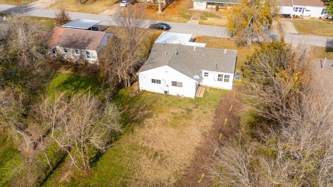 4620 Se 24th St - Photo 4 of 22