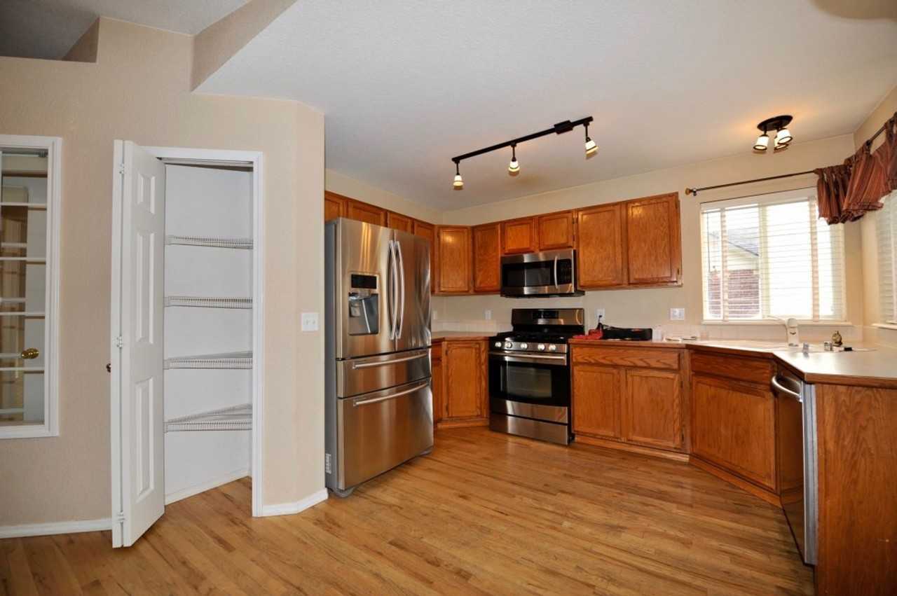 5812 N Toulon Dr - Photo 6 of 38