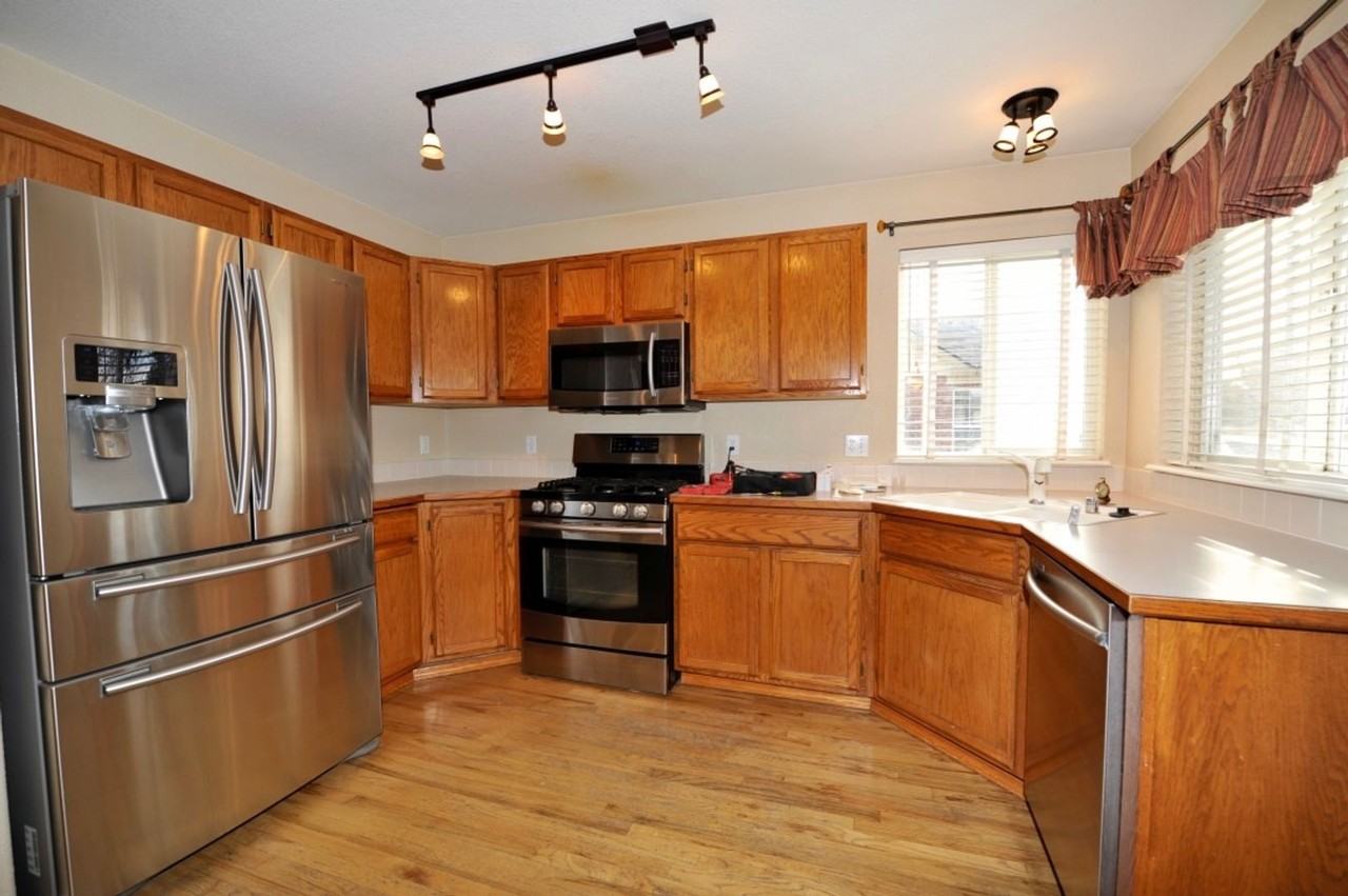 5812 N Toulon Dr - Photo 7 of 38