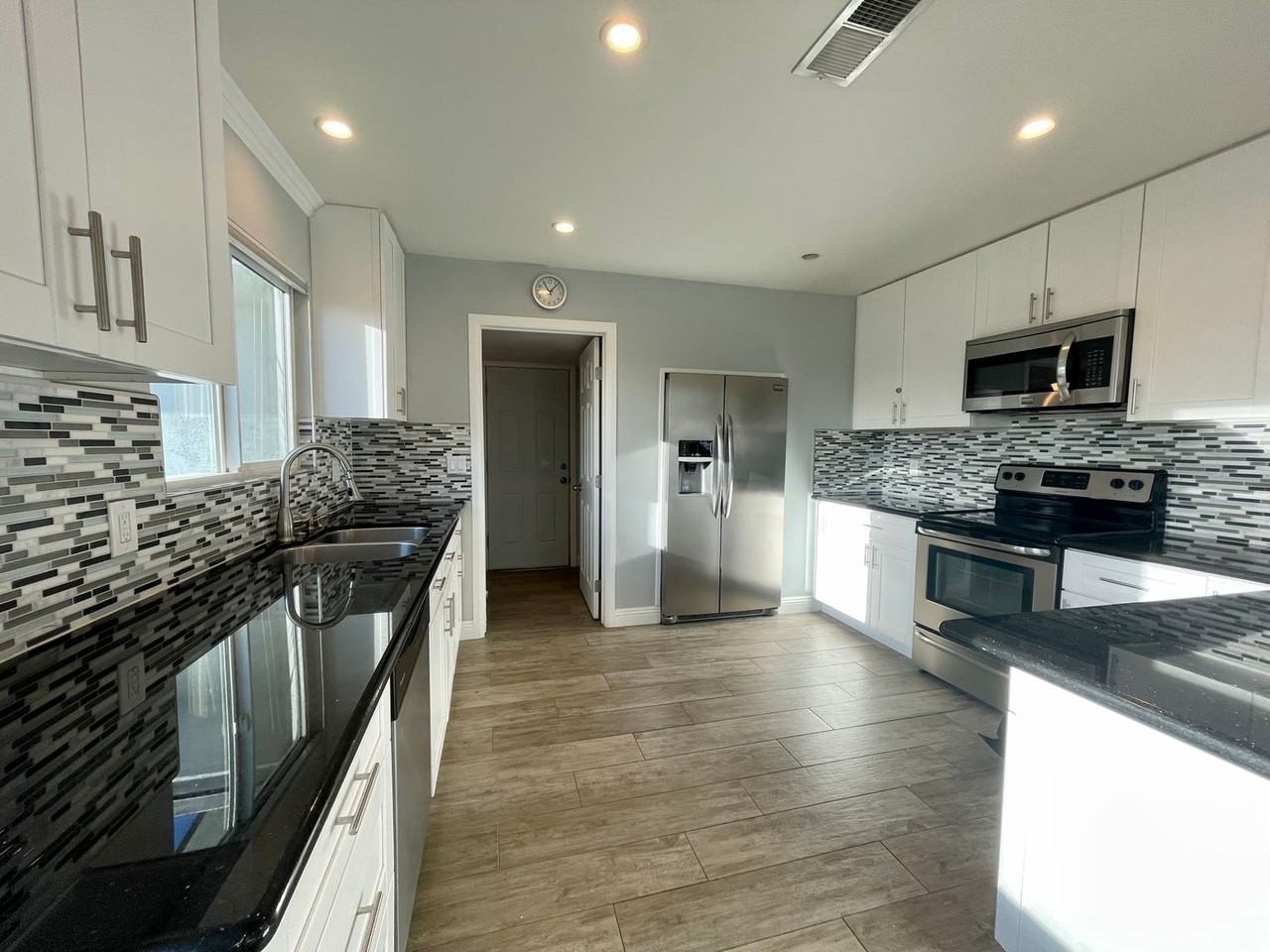 42260 Warner Trl - Photo 3 of 11