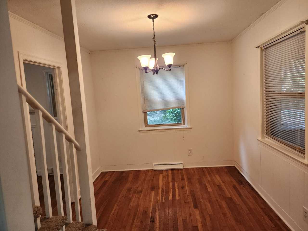 302 Potter Dr - Photo 5 of 15