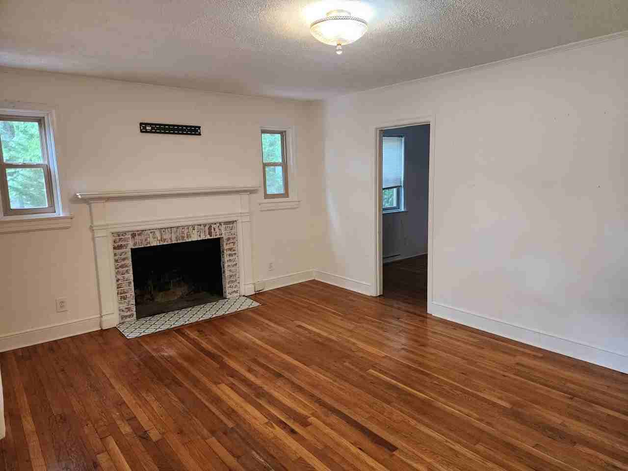 302 Potter Dr - Photo 6 of 15