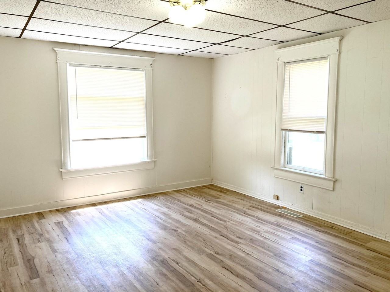 506 E 3rd Ave - Photo 5 of 23