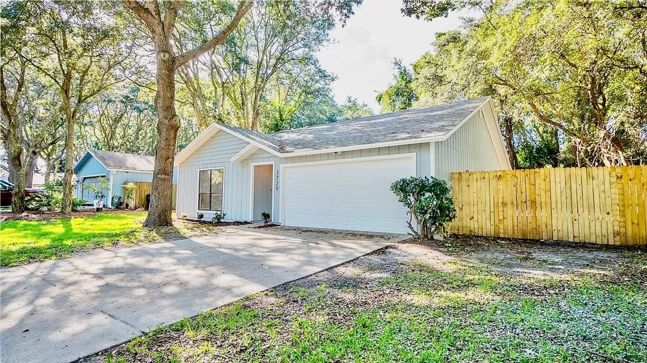 1729 Crescent Rd - Photo 2 of 11