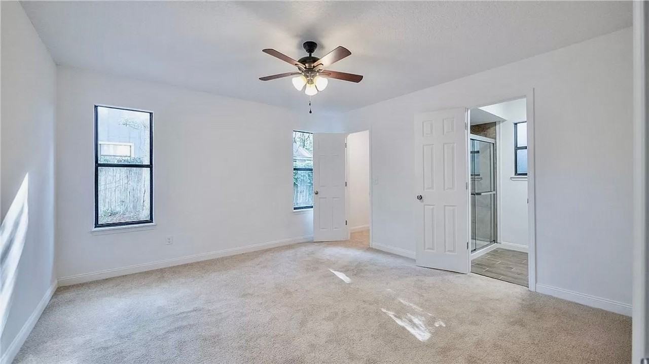 1729 Crescent Rd - Photo 4 of 11