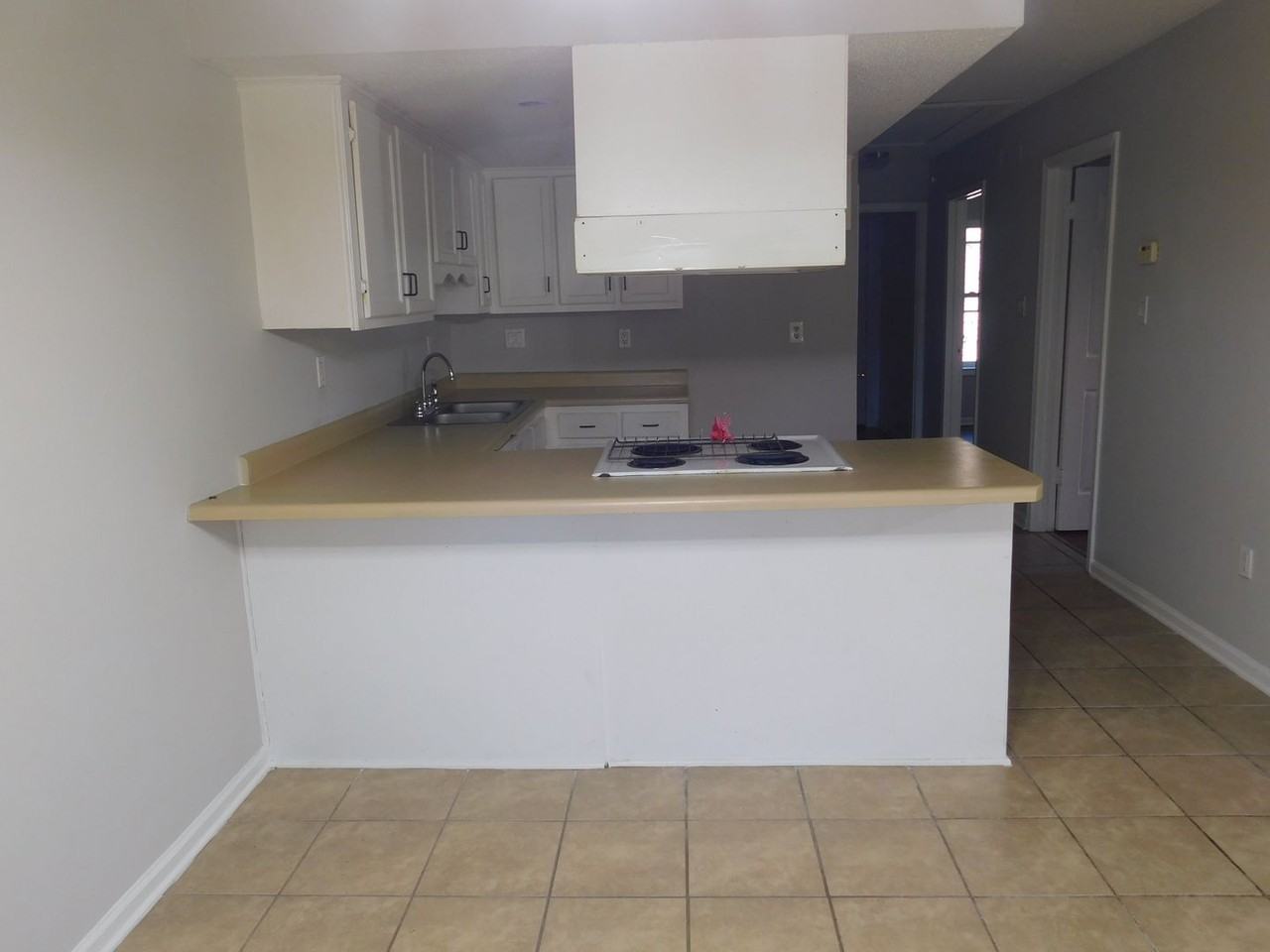 8095 Martha Ann Ln - Photo 4 of 15