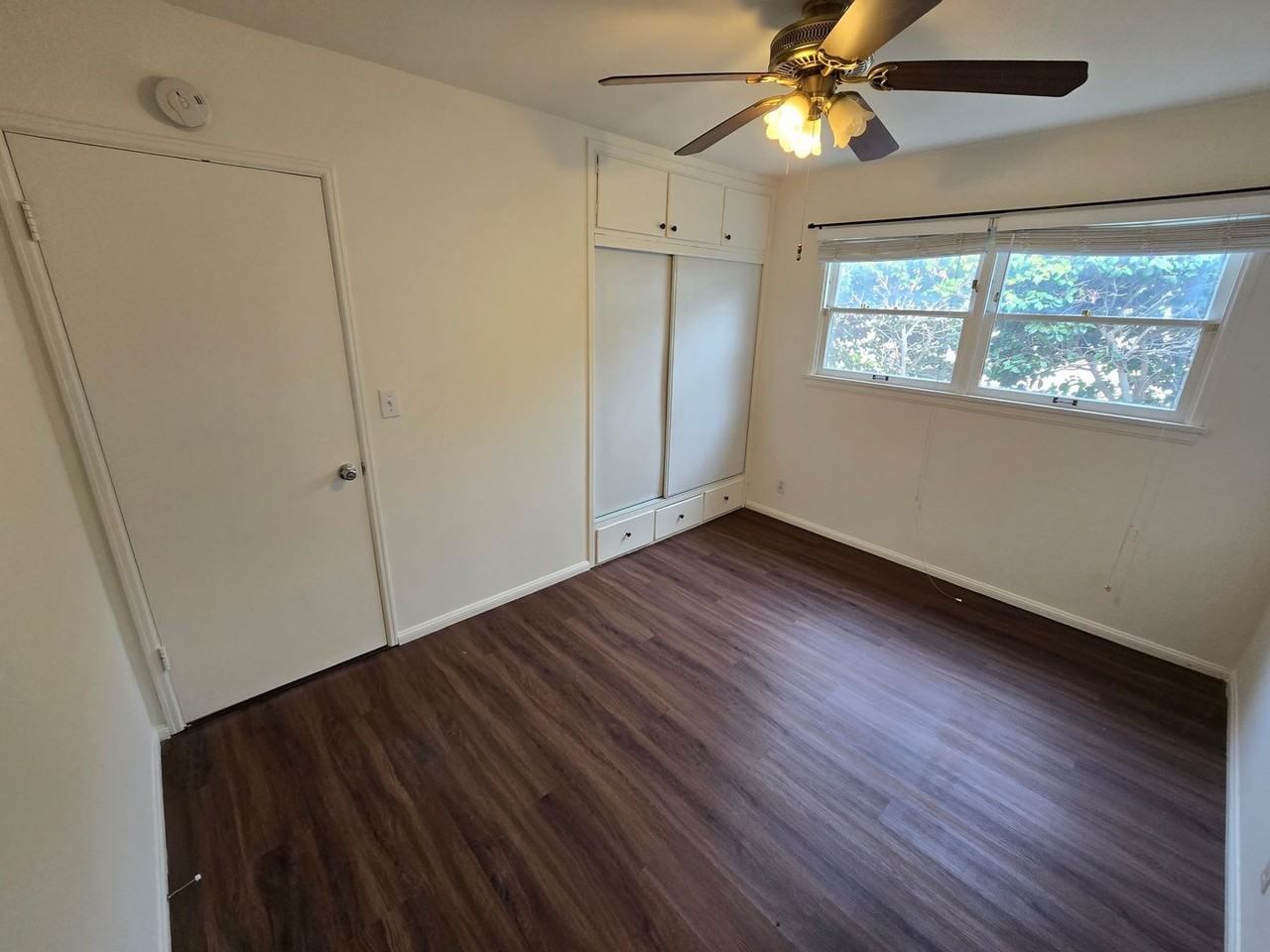 1325 Dorcas St - Photo 2 of 10