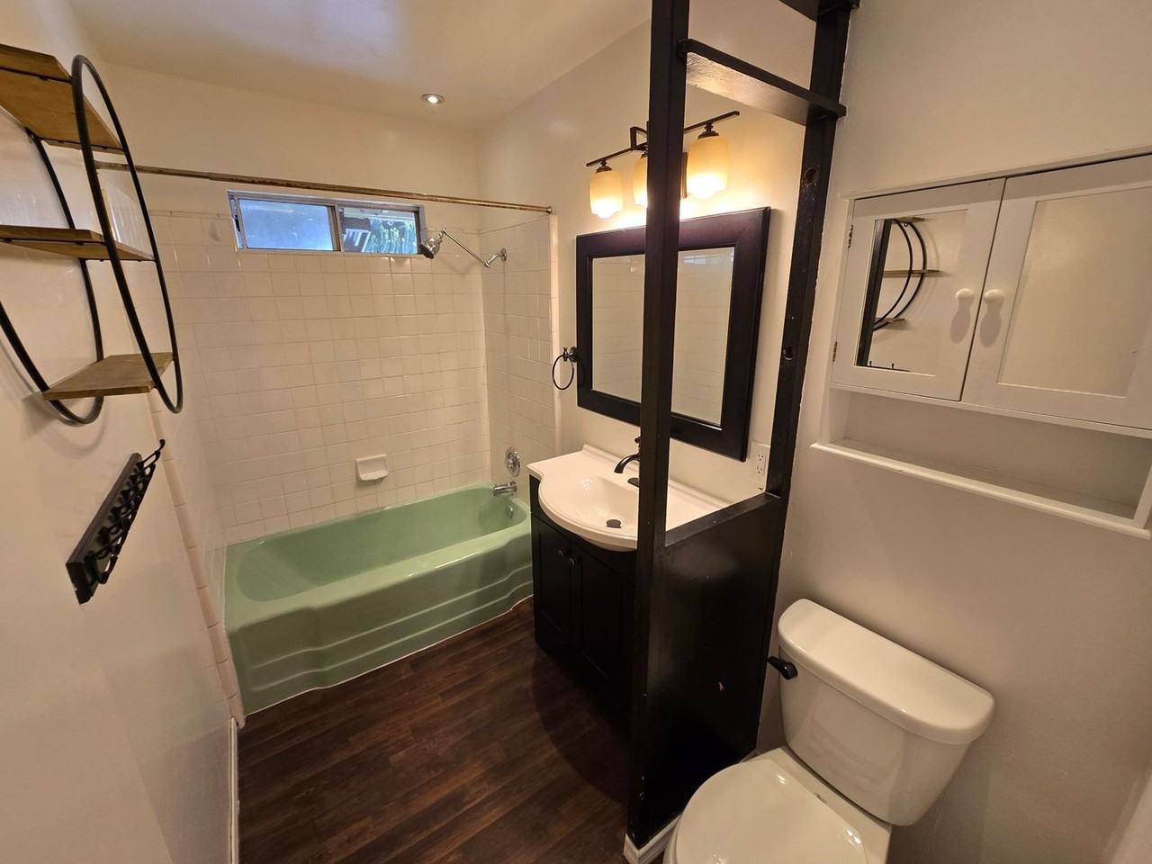 1325 Dorcas St - Photo 3 of 10