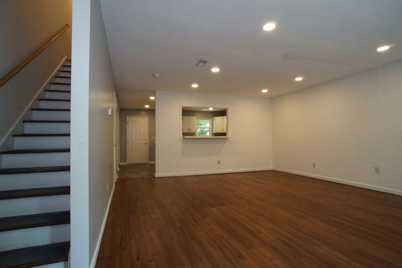 400 Janie Lane - Photo 2 of 15