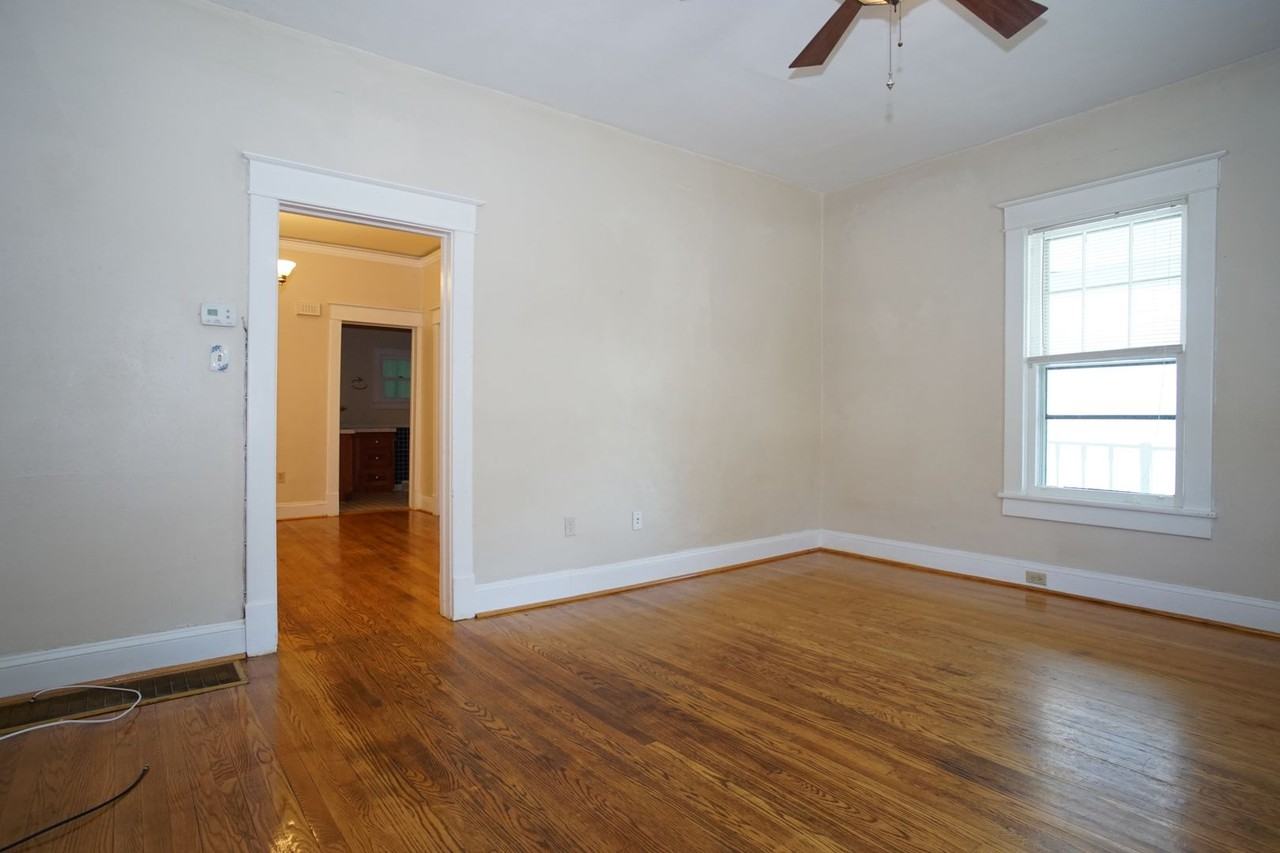 111 Evans St - Photo 2 of 18