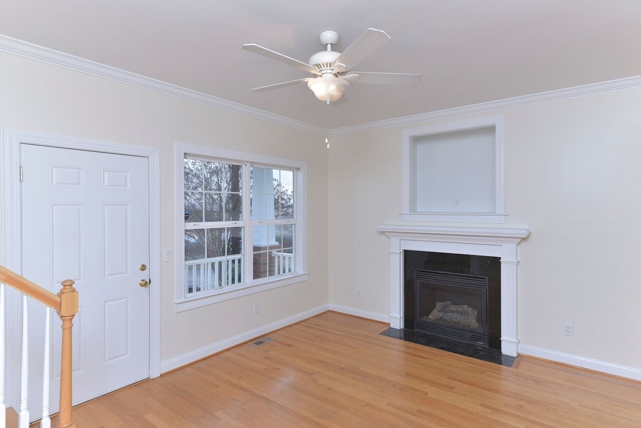 1921 Kennedy St - Photo 4 of 34