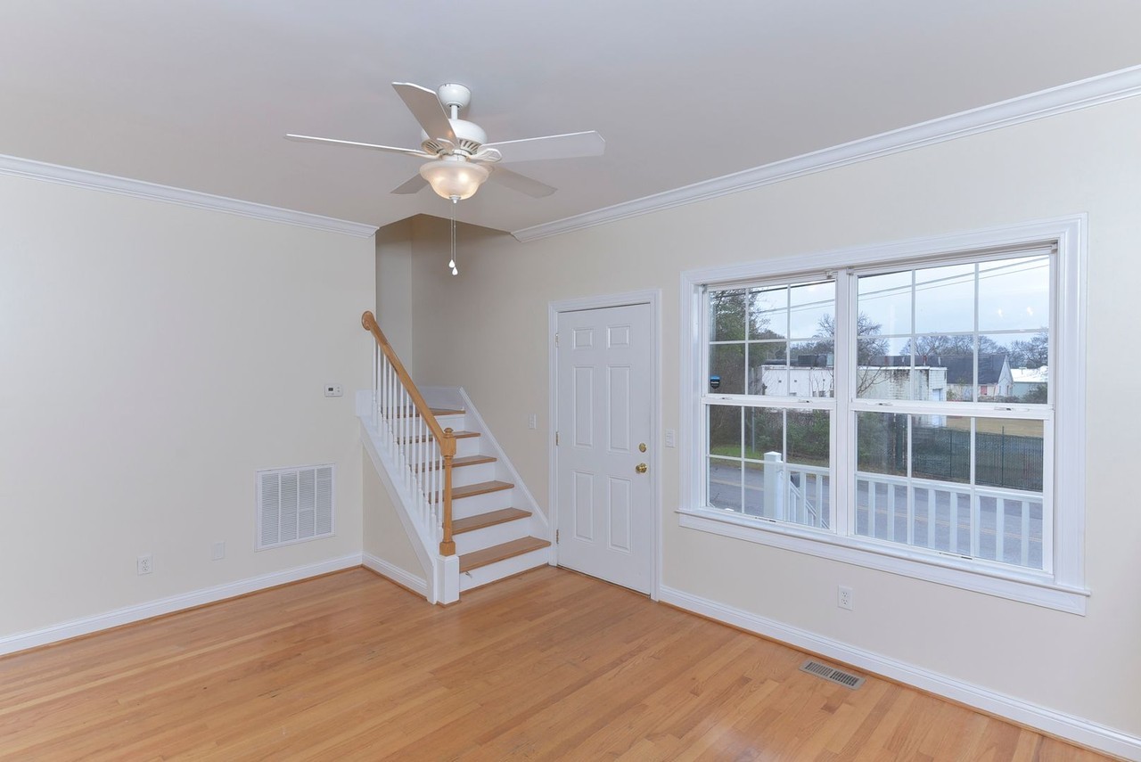 1921 Kennedy St - Photo 5 of 34