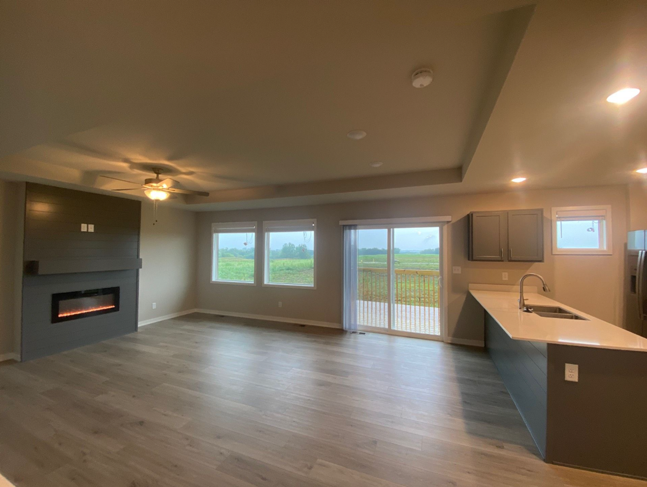 1003 Knoll Dr - Photo 3 of 16