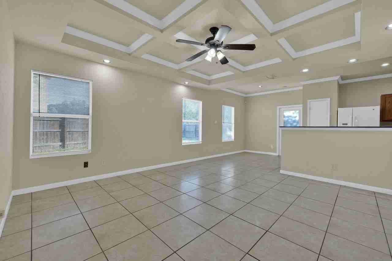 4926 Appleseed Ct - Photo 4 of 21