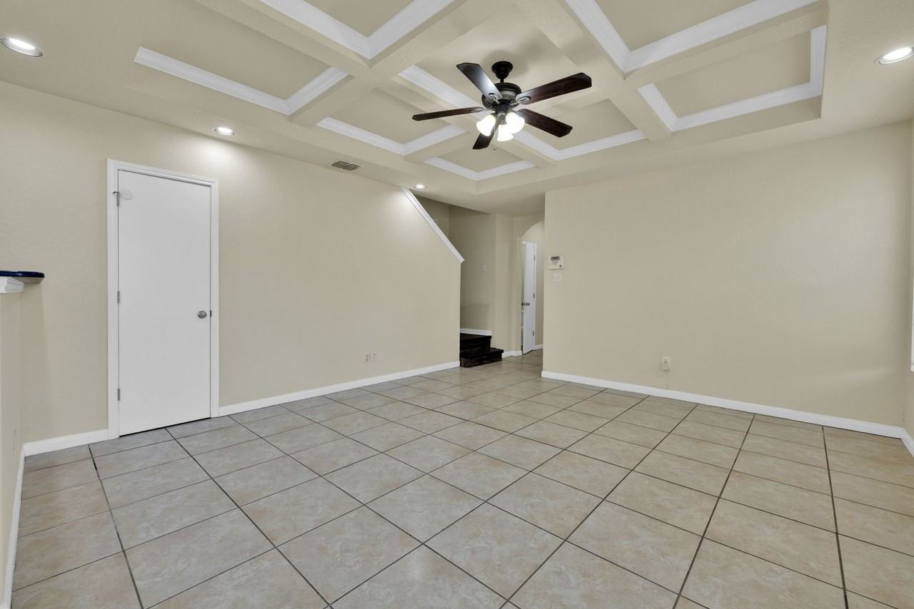 4926 Appleseed Ct - Photo 6 of 21