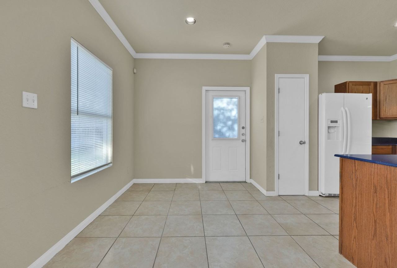 4926 Appleseed Ct - Photo 7 of 21