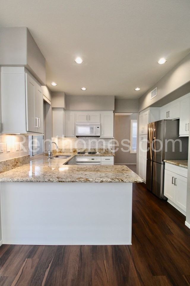 11225 Pacemont Ln - Photo 6 of 32