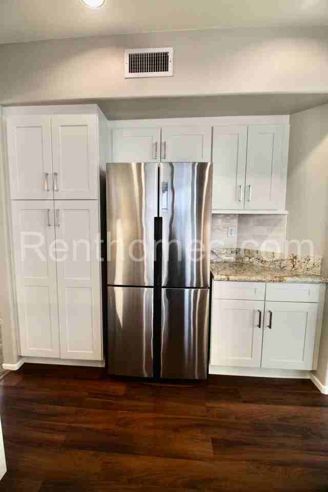 11225 Pacemont Ln - Photo 7 of 32