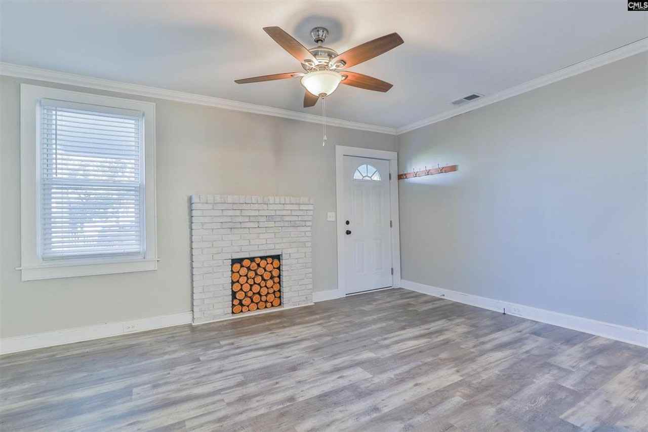 305 Virginia St - Photo 7 of 33