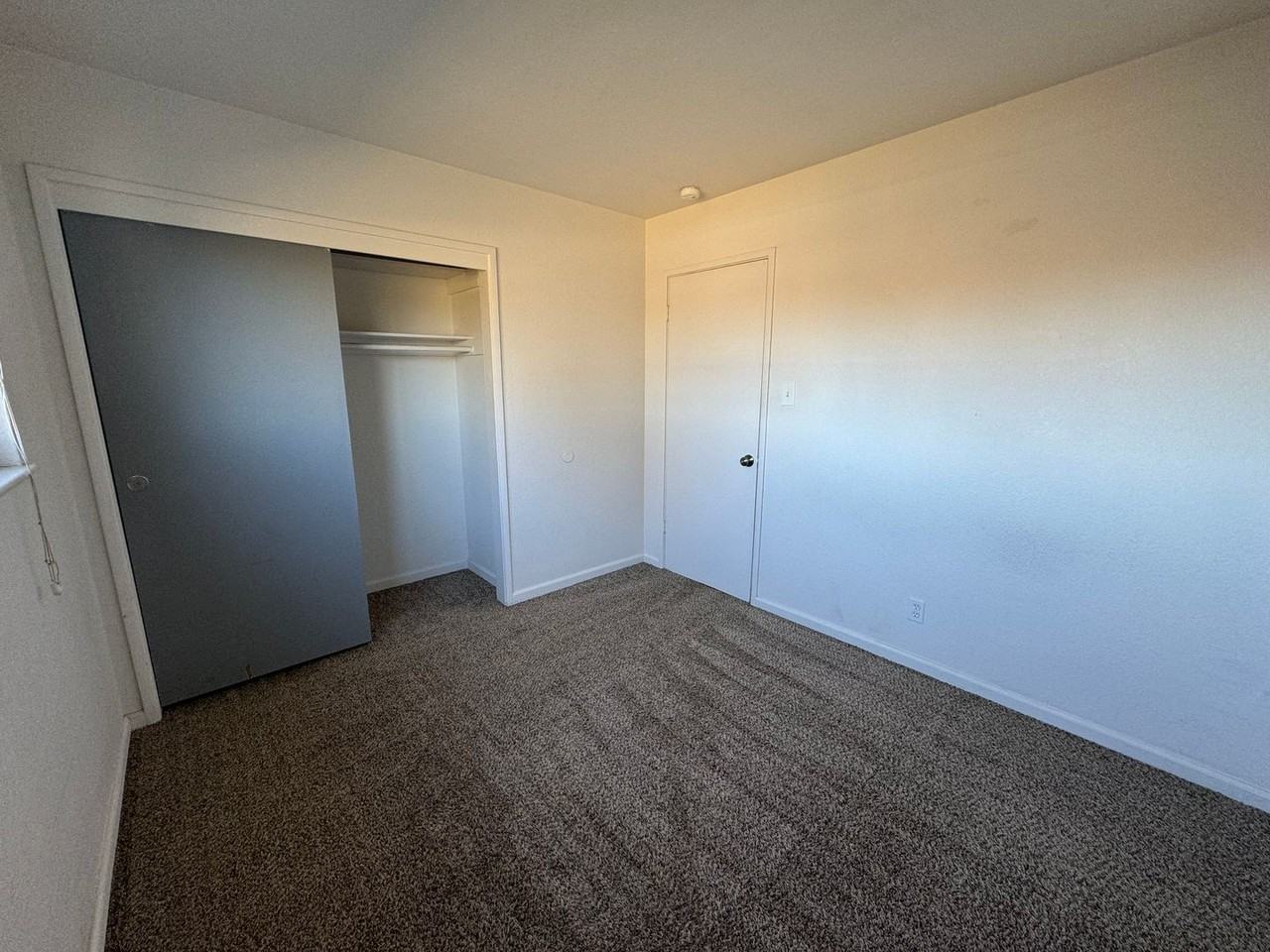 6049 Cherrelyn Way - Photo 7 of 12