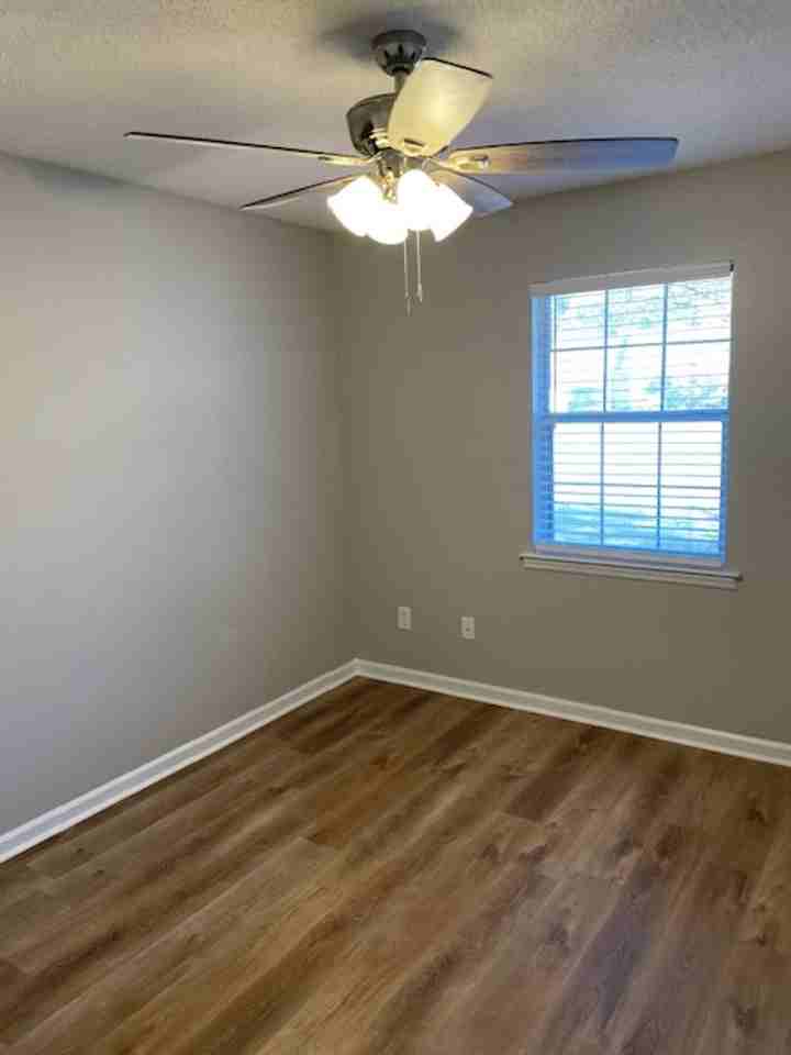 2120 Henderson Dr - Photo 5 of 7