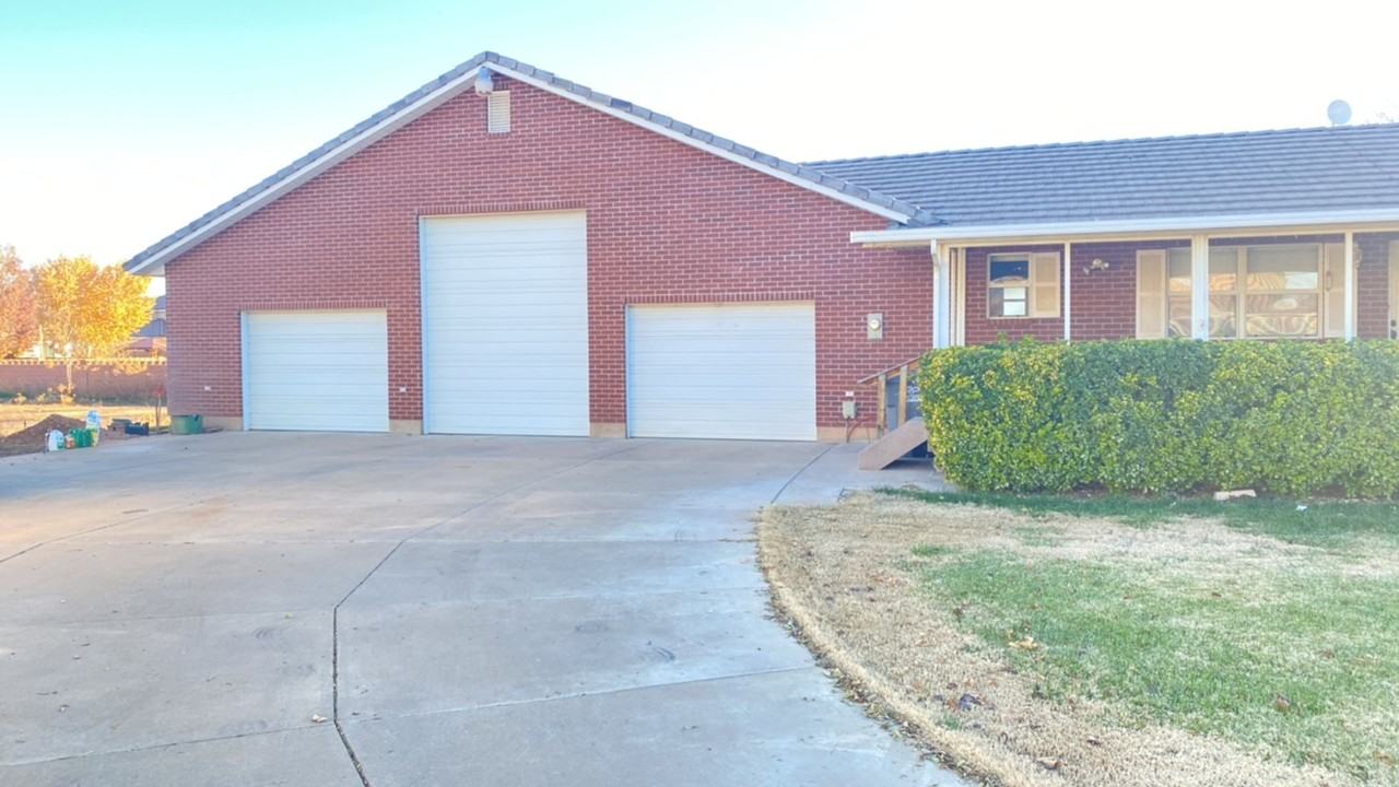 1797 S Alondra Cir - Photo 3 of 9