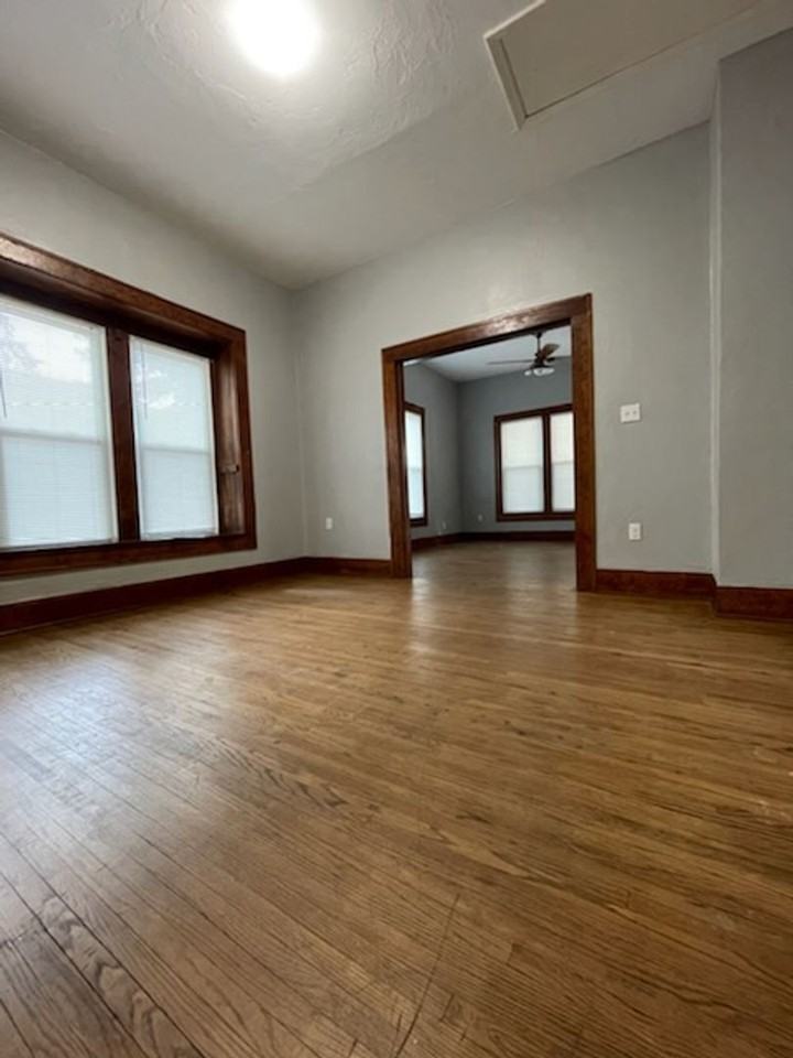 721 N Kickapoo Ave - Photo 4 of 8