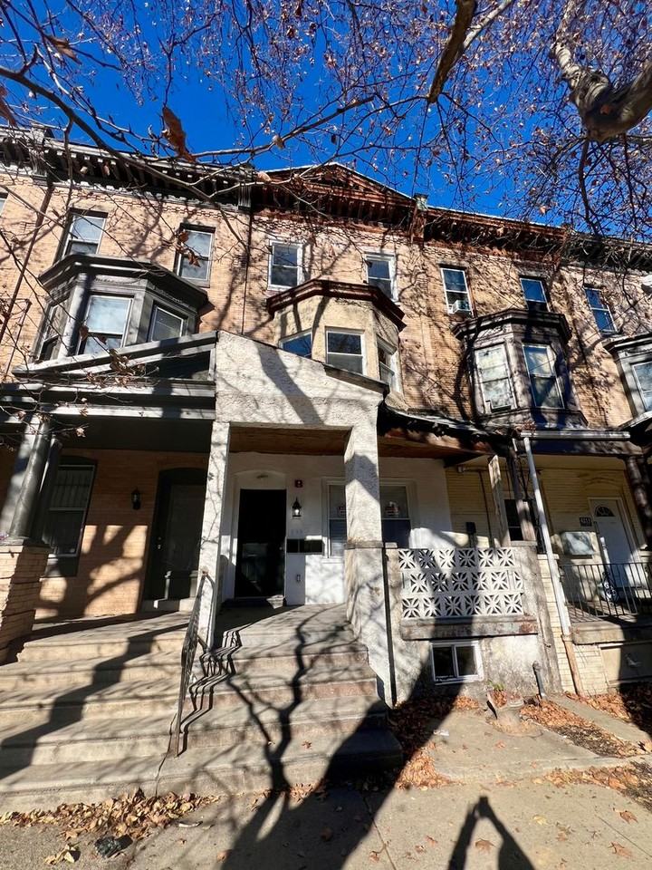 4213 W Girard Ave #2 - Photo 2 of 13