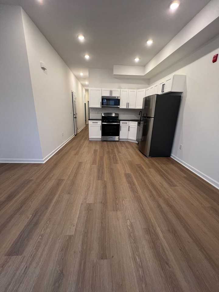 4213 W Girard Ave #2 - Photo 5 of 13