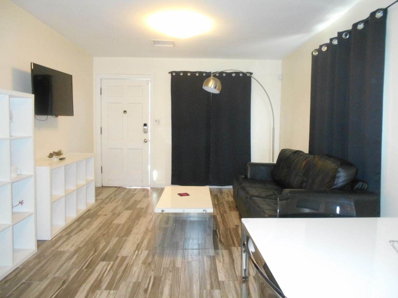 312 South Maryland Parkway #1 - Photo 5 of 17