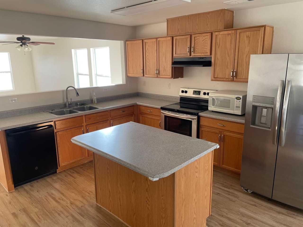 1116 Still Brook Ct - Photo 2 of 8