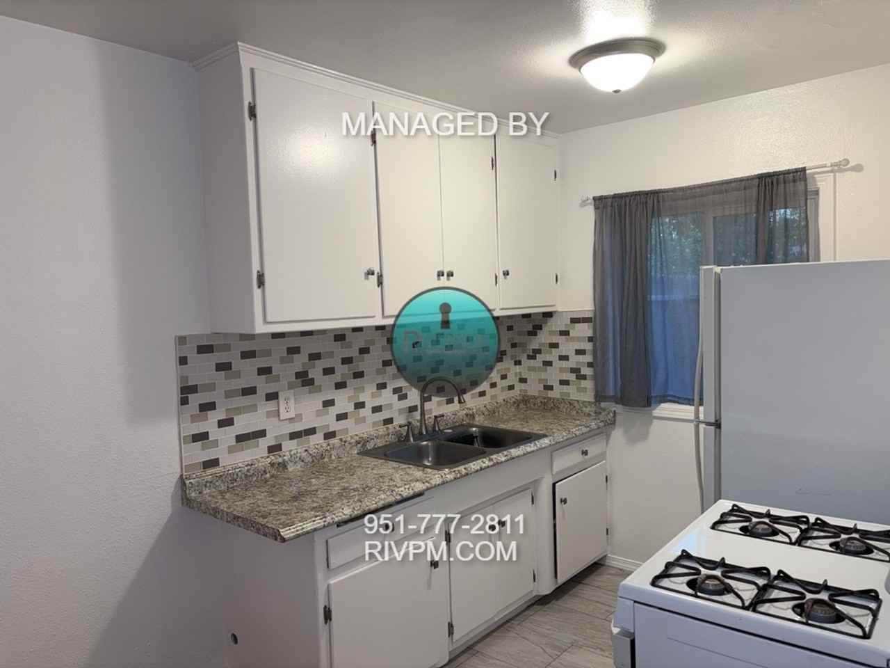 2215 9th St - Photo 2 of 11